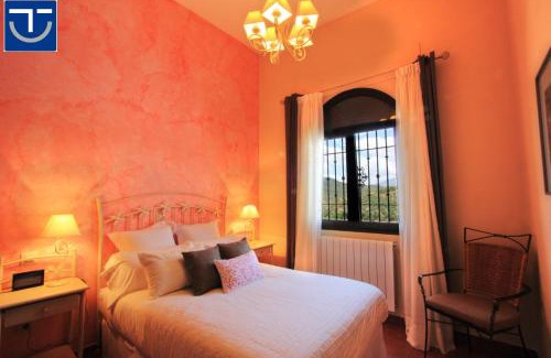 El Canuelo House | Family-Friendly Retreat at Casa Rural Don Lope - Rated 9.3