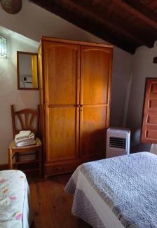Hinojal House | Discover Casa Rural El Corralón: Pet-Friendly Retreat