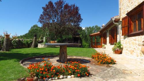 Pradena House | Discover Casa Rural El Covanchón: 9.9/10 & Family-Friendly