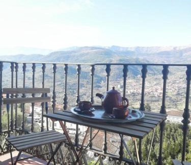 Santa Cruz del Valle House | Pet-Friendly Retreat at Casa Rural El Mirador del Pico