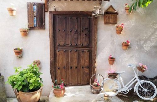 Avila House | Top-Rated Casa Rural El Guindo: Perfect for Families