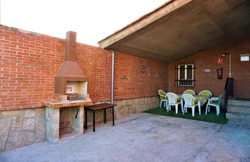 Lumbrales House | Relax at Casa Rural El Huerto with Garden & Family Amenities