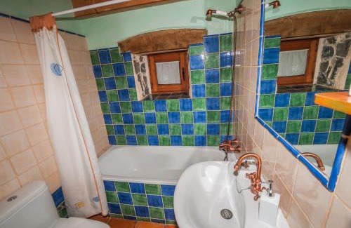 Lazado House | Pet-Friendly Casa Rural El Llao Y Los Fresnos Awaits You
