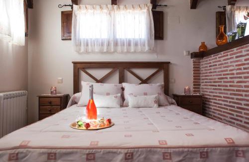 Tornadizos de Avila Apartment | Charming Casa Rural El Mendrugo with Hot Tub & Family Fun