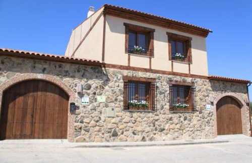 Valdefuentes House | Discover Casa Rural El Olivar de Valdefuentes: 9.3/10 Rated Getaway