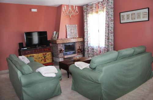 Valdefuentes House | Discover Casa Rural El Olivar de Valdefuentes: 9.3/10 Rated Getaway