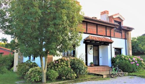 Rumoroso Apartment | Pet-Friendly Retreat at Casa Rural El Pozo Tremeo