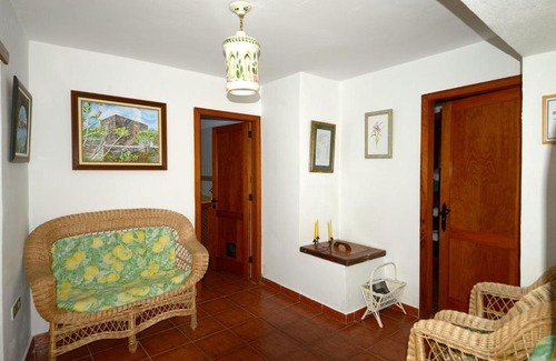 Valverde House | Relax at Casa Rural El Tesón I: Family & Pet Friendly Retreat