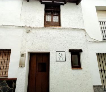 Cabeza la Vaca House | Pet-Friendly Retreat at Casa Rural El Trepador Azul
