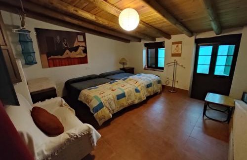 Cabeza la Vaca House | Pet-Friendly Retreat at Casa Rural El Trepador Azul