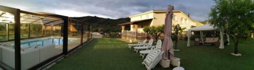 Molinaseca House | Beautiful Casa Rural Elias: Child-Friendly & Pool Access