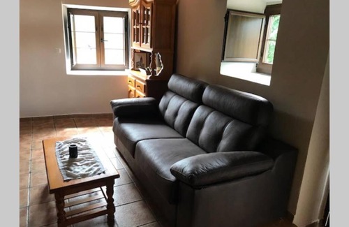 Llerandi Ski Chalet | Pet-Friendly Casa Rural en Arriondas with 9/10 Guest Rating