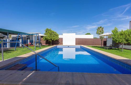 Marchena House | Enchanting Casa Rural Entre Olivos with Pool & Pet-Friendly