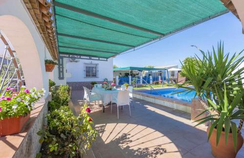 Marchena House | Enchanting Casa Rural Entre Olivos with Pool & Pet-Friendly