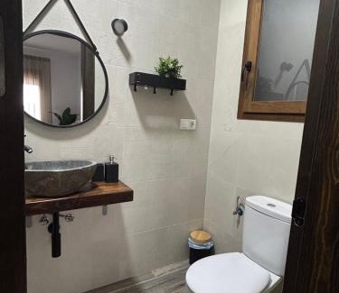 Valera de Arriba Apartment | Family-Friendly Retreat at Casa Rural en Valera