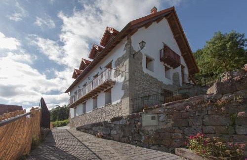 Abaurrea Alta House | Experience Comfort at Casa Rural Enekoizar - 10/10 Rating