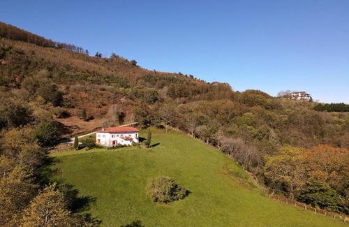 Vera de Bidasoa House | Experience Casa Rural Erreteneko Borda with Oceanfront Views