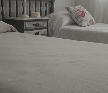 Caudete de las Fuentes House | Enjoy a Pet-Friendly Stay at CASA RURAL ALEGRÍA