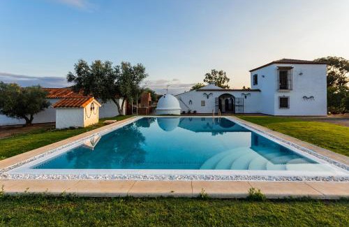 Penarroya-Pueblonuevo House | Relax at Casa Rural Finca Las Picazas with Ocean Views