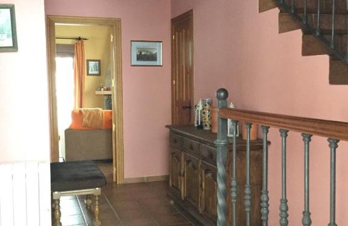 Santa Maria de Valdeon House | Discover Casa Rural El Hórreo: Pet-Friendly Retreat with Hot Tub