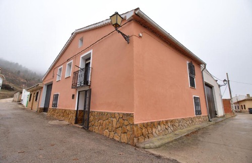 Los Valdecolmenas House | Family-Friendly Retreat at Casa Rural El Hidalgo - 9.3/10
