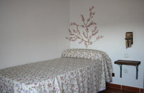Villarrubia de Santiago House | Child-Friendly Retreat at Casa Rural La Posada Del Frances