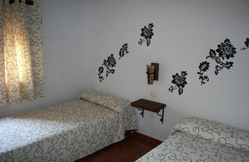 Villarrubia de Santiago House | Child-Friendly Retreat at Casa Rural La Posada Del Frances