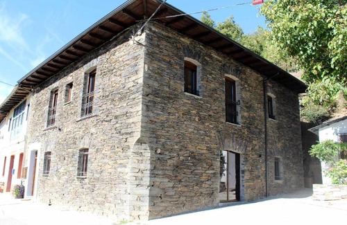Susane del Sil House | Elegant Casa Rural Estrella del Sil: Rated 9.6/10 & Family-Friendly