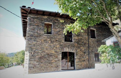 Susane del Sil House | Elegant Casa Rural Estrella del Sil: Rated 9.6/10 & Family-Friendly