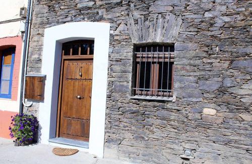 Susane del Sil House | Elegant Casa Rural Estrella del Sil: Rated 9.6/10 & Family-Friendly
