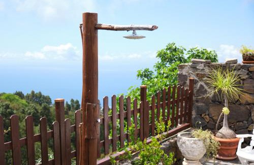 San Juan de la Rambla Ski Chalet | Family-Friendly Stay at Casa Rural Felipe Luis - 4 Star Rated