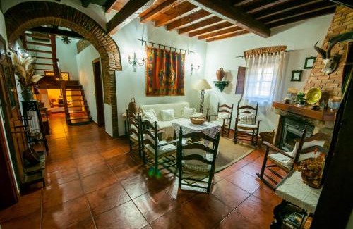 Plasencia House | Pet-Friendly Retreat at Casa Rural Finca Umbría