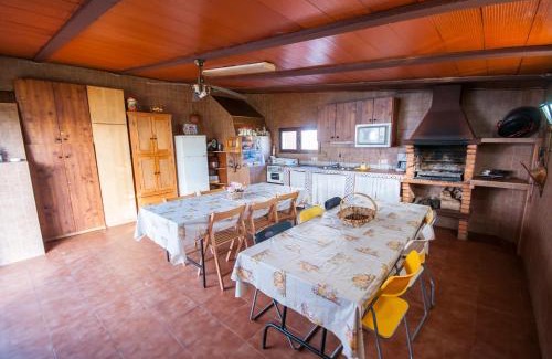 Plasencia House | Pet-Friendly Retreat at Casa Rural Finca Umbría