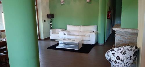 El Espino House | Discover Relaxation at Casa Rural FULGUERA with Breakfast