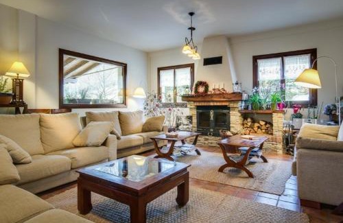 Hondarribia House | Guest Rated: Casa Rural Haritzpe - Family-Friendly Getaway
