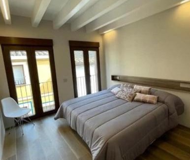 Cati House | Discover Casa Rural L'Alba: Family-Friendly Retreat with Hot Tub