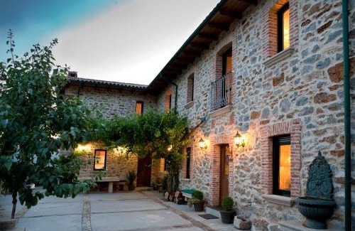 Fuentes de Penacorada House | Experience Casa Rural La Majada de Peñacorada - 4-Star Retreat