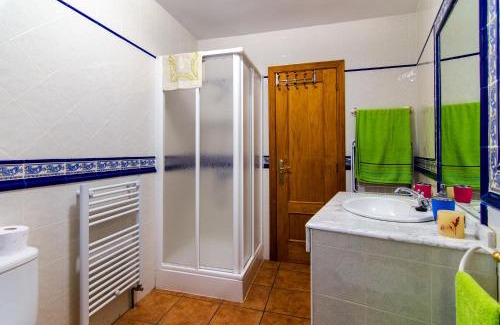 San Martin de Trevejo House | Family-Friendly Casa Rural Las 6 Hermanas with High Ratings