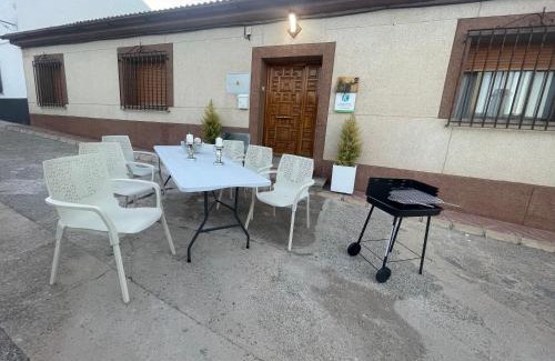 Lapeza Villa | Relax at Casa Rural La Chicuela: 9.5/10 & Family Friendly