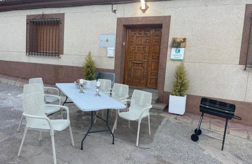 Lapeza Villa | Relax at Casa Rural La Chicuela: 9.5/10 & Family Friendly