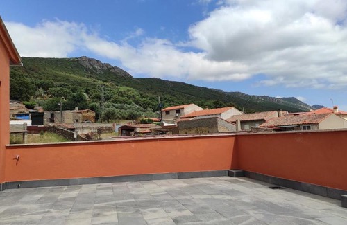 Navatrasierra House | Relax at Casa rural La Colmena del Geoparque with Ocean Views