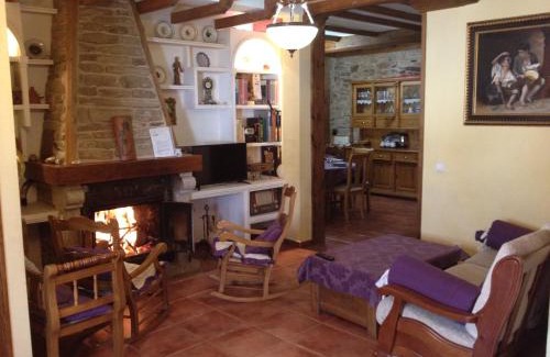 Trabanca House | Exceptional Casa Rural La Fuente: Pet & Child Friendly Retreat