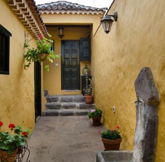 Los Realejos House | Child-Friendly Retreat at Casa Rural La Gañanía - Rated 9.4