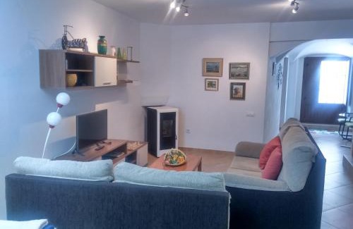 Botija House | Pet-Friendly Retreat at Casa Rural La Jara - Rated 9.3/10