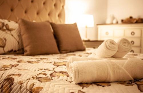 Almodovar del Rio House | Guest Rated 9.7: Casa Rural La Palmera - Family & Pet Friendly
