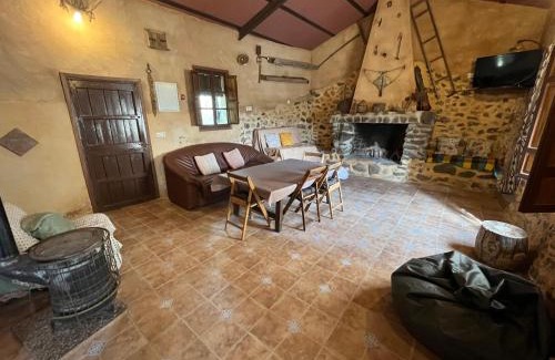 Piedrabuena House | Pet and Child Friendly Retreat at Casa Rural La Peralosa