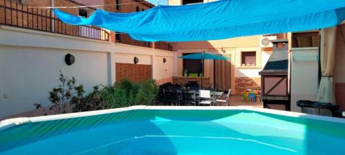 Villafranca House | Inviting Casa Rural La Pinta: Family-Friendly & Scenic Views