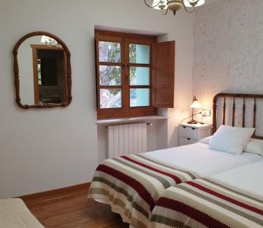 Limes House | Exceptional Casa Rural La Pumarada de Limés with Breakfast