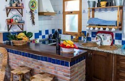 Niguelas Cottage | Perfect Family Retreat: Casa Rural La Rubia for 6 Guests