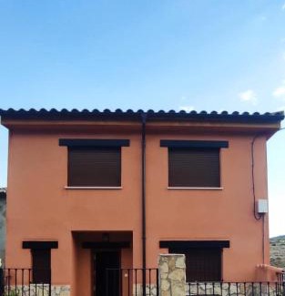 Castielfabib House | Discover Casa Rural La Torreta: Family & Pet-Friendly Retreat